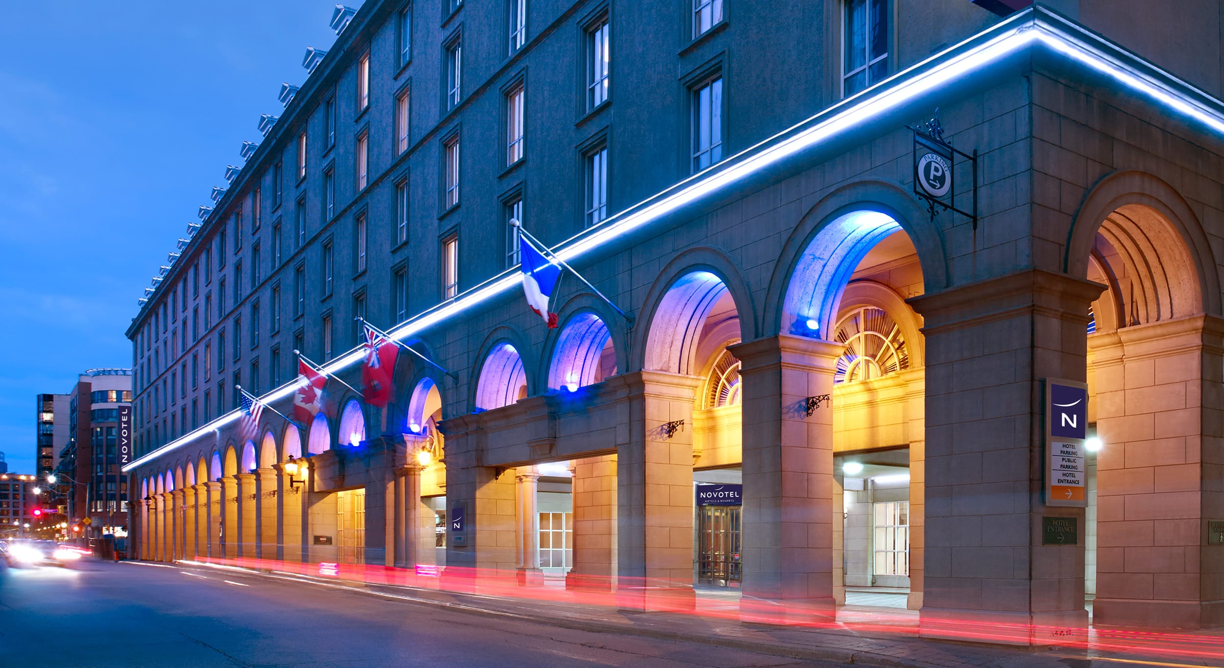 Top 10 cheap hotels in Toronto