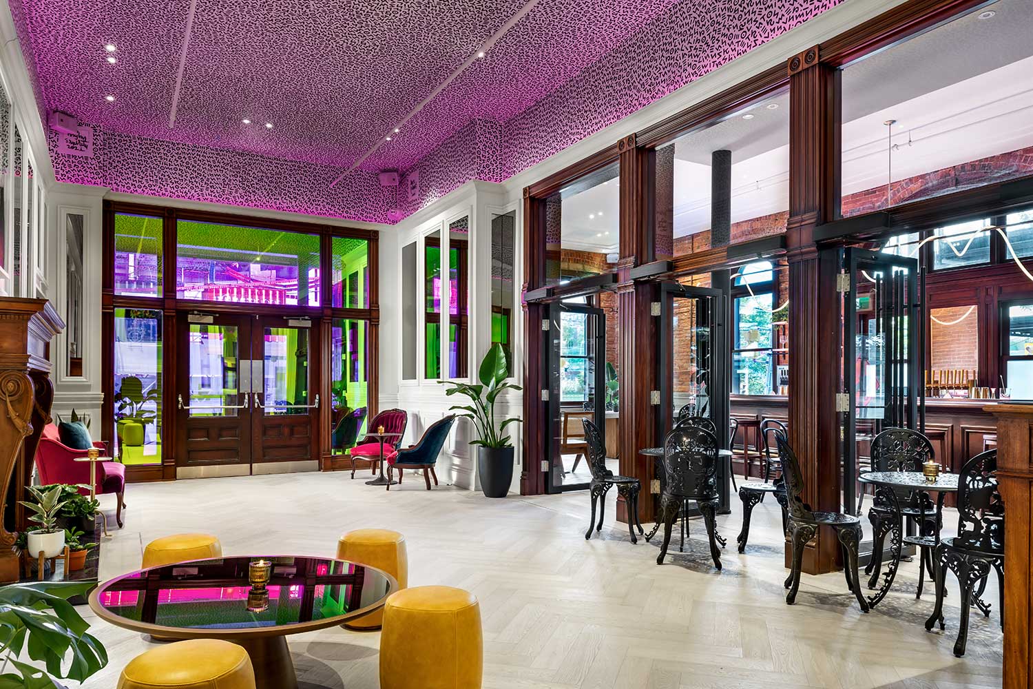 Top 10 cheap hotels in Toronto