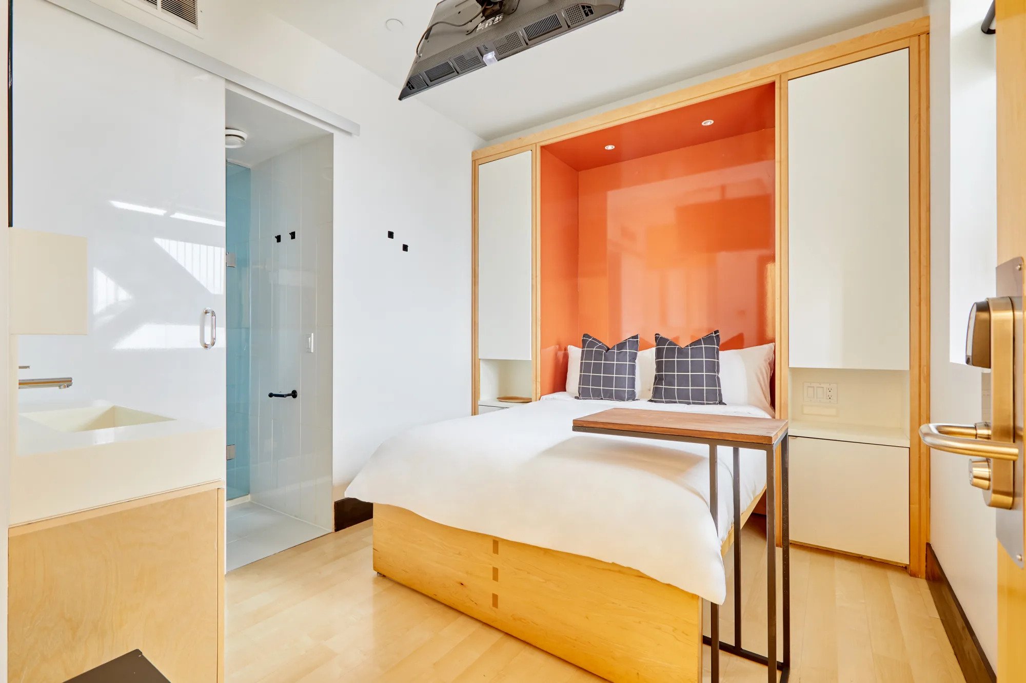 Top 10 cheap hotels in Toronto