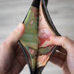Canadians not looking ahead in 2025 with rose-coloured glasses